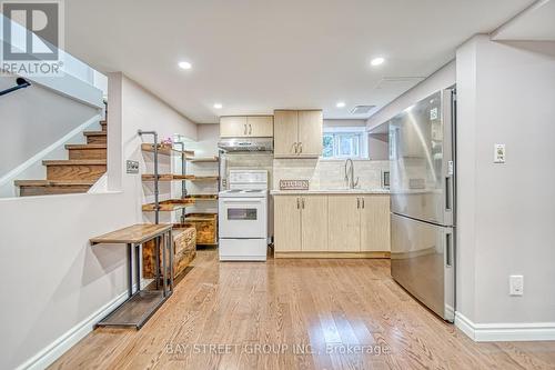 8 Fulham Street, Toronto (Agincourt South-Malvern West), ON - Indoor Photo Showing Kitchen