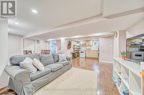 8 Fulham Street, Toronto (Agincourt South-Malvern West), ON - Indoor Photo Showing Living Room