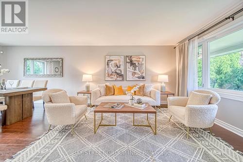 8 Fulham Street, Toronto (Agincourt South-Malvern West), ON - Indoor Photo Showing Living Room