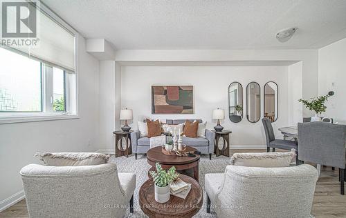 14 Longshore Way, Whitby (Port Whitby), ON - Indoor Photo Showing Living Room