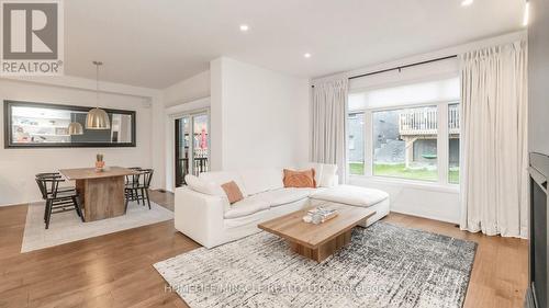 98 Franklin Trail, Barrie, ON - Indoor Photo Showing Living Room