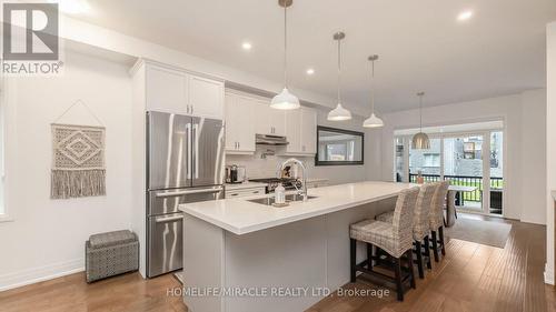 98 Franklin Trail, Barrie, ON - Indoor Photo Showing Kitchen With Stainless Steel Kitchen With Upgraded Kitchen