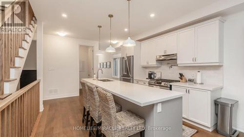 98 Franklin Trail, Barrie, ON - Indoor Photo Showing Kitchen With Stainless Steel Kitchen With Double Sink With Upgraded Kitchen