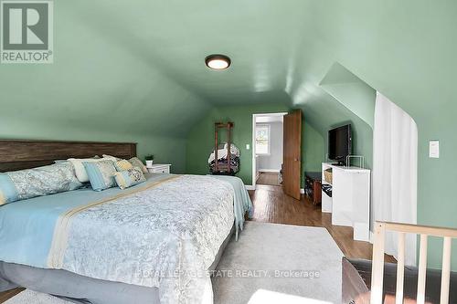 196 West 19Th Street, Hamilton (Buchanan), ON - Indoor Photo Showing Bedroom