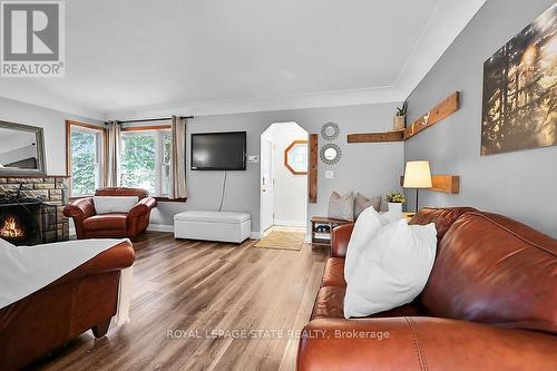 196 West 19Th Street, Hamilton (Buchanan), ON - Indoor Photo Showing Living Room With Fireplace