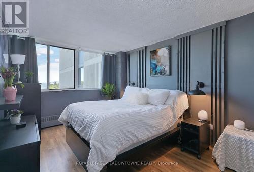 606 - 2301 Derry Road W, Mississauga, ON - Indoor Photo Showing Bedroom