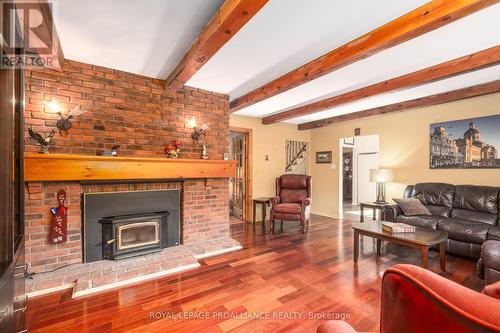 1394 Middle Road, Kingston, ON - Indoor Photo Showing Living Room With Fireplace