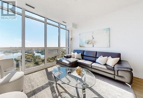 703 - 59 Annie Craig Drive, Toronto (Mimico), ON - Indoor Photo Showing Living Room