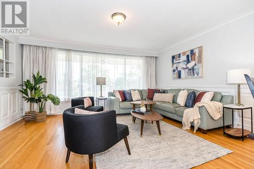 200 Wellesworth Drive, Toronto (Eringate-Centennial-West Deane), ON - Indoor Photo Showing Living Room