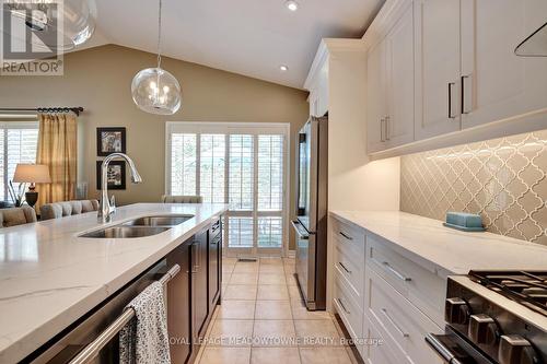 1205 Barnswallow Court, Mississauga (East Credit), ON - Indoor Photo Showing Kitchen With Double Sink With Upgraded Kitchen