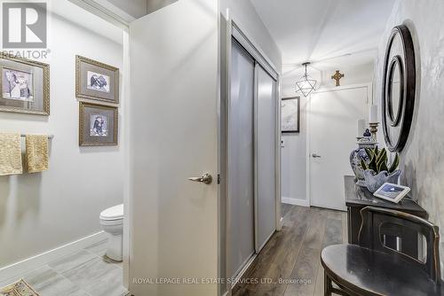 211 - 150 Sabina Drive, Oakville, ON - Indoor Photo Showing Bathroom