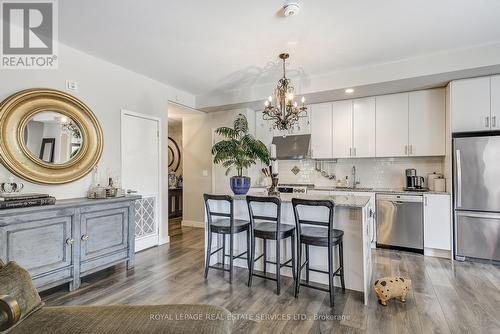 211 - 150 Sabina Drive, Oakville, ON - Indoor Photo Showing Kitchen