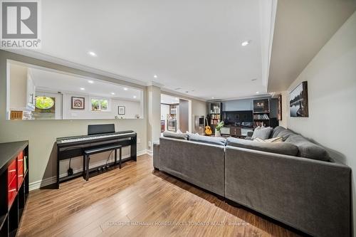 25 Feltham Avenue, Toronto (Rockcliffe-Smythe), ON - Indoor