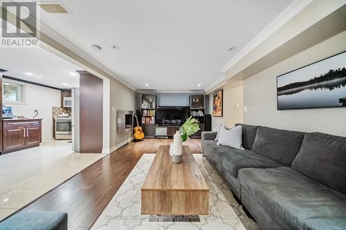 25 Feltham Avenue, Toronto (Rockcliffe-Smythe), ON - Indoor Photo Showing Living Room