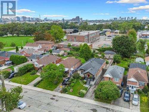 25 Feltham Avenue, Toronto (Rockcliffe-Smythe), ON - Outdoor With View