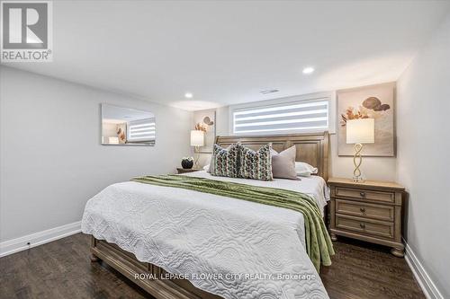 202 Tecumseh Crescent, Oakville, ON - Indoor Photo Showing Bedroom