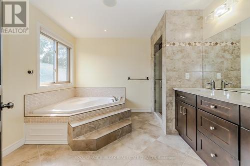 124 Mission Road, Brantford, ON - Indoor Photo Showing Bathroom