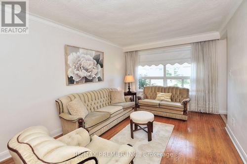 15 Magellan Drive, Toronto (Glenfield-Jane Heights), ON - Indoor Photo Showing Living Room