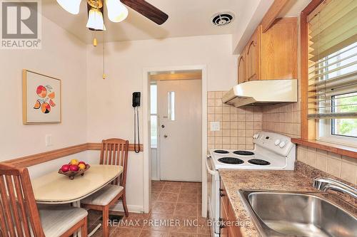 15 Magellan Drive, Toronto (Glenfield-Jane Heights), ON - Indoor Photo Showing Kitchen