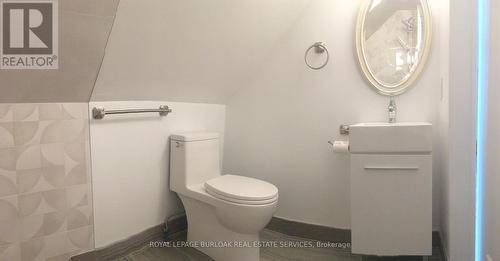 146 Catharine Street N, Hamilton, ON - Indoor Photo Showing Bathroom