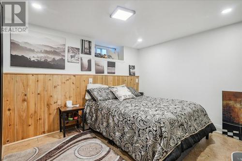 146 Catharine Street N, Hamilton, ON - Indoor Photo Showing Bedroom