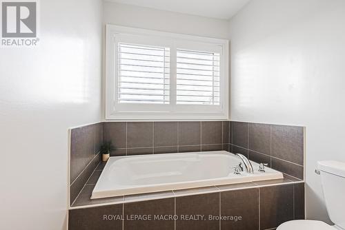 4180 Cherry Heights Boulevard, Lincoln, ON - Indoor Photo Showing Bathroom