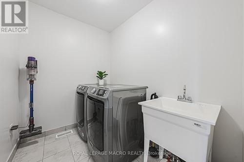 4180 Cherry Heights Boulevard, Lincoln, ON - Indoor Photo Showing Laundry Room