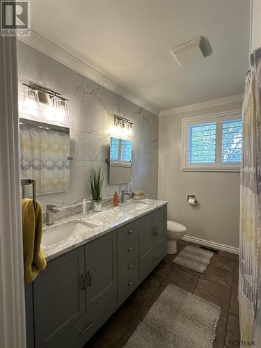 47 Harding Ave, Kirkland Lake, ON - Indoor Photo Showing Bathroom