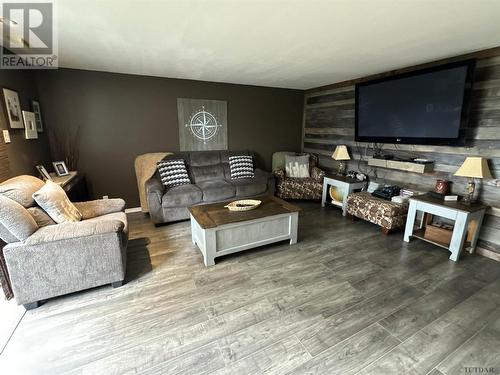 47 Harding Ave, Kirkland Lake, ON - Indoor Photo Showing Living Room