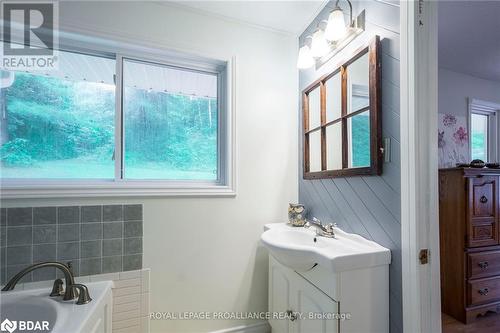 1521 County Road 28 Road, Quinte West, ON - Indoor Photo Showing Bathroom