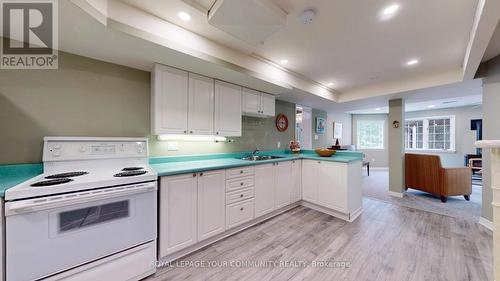 66 Auburn Lane, Clarington (Courtice), ON - Indoor Photo Showing Kitchen