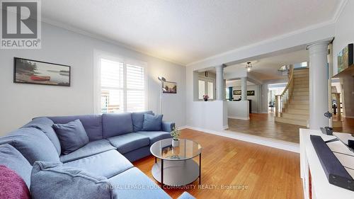 66 Auburn Lane, Clarington (Courtice), ON - Indoor Photo Showing Living Room