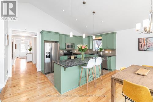 556 Gaiser Road, Welland, ON - Indoor Photo Showing Kitchen With Upgraded Kitchen