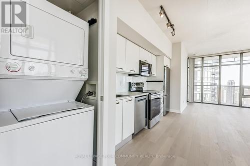 3703 - 33 Charles Street, Toronto (Church-Yonge Corridor), ON - Indoor Photo Showing Laundry Room