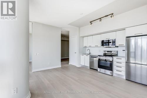 3703 - 33 Charles Street, Toronto (Church-Yonge Corridor), ON - Indoor Photo Showing Kitchen