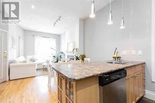 B - 314 Avenue Road, Toronto, ON - Indoor Photo Showing Kitchen