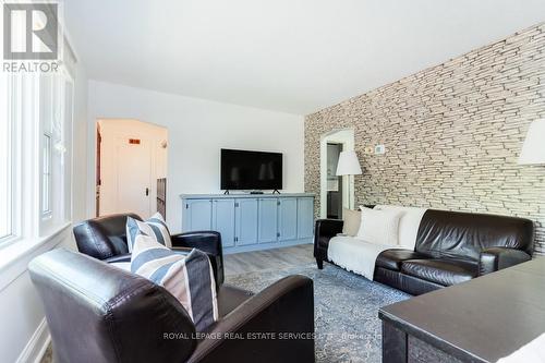 177 Avondale Avenue, Toronto (Willowdale East), ON - Indoor Photo Showing Living Room