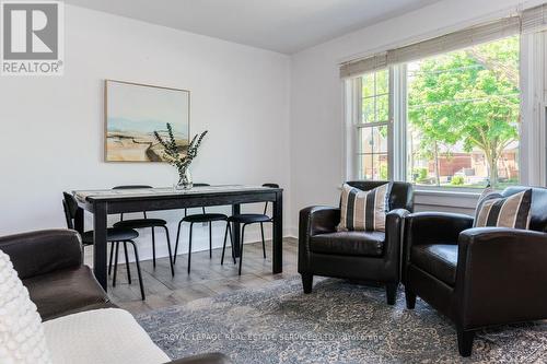 177 Avondale Avenue, Toronto (Willowdale East), ON - Indoor Photo Showing Living Room