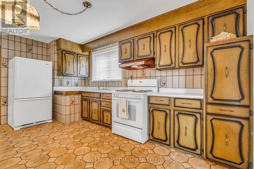 82 Duncanwoods Drive, Toronto (Humber Summit), ON - Indoor Photo Showing Kitchen