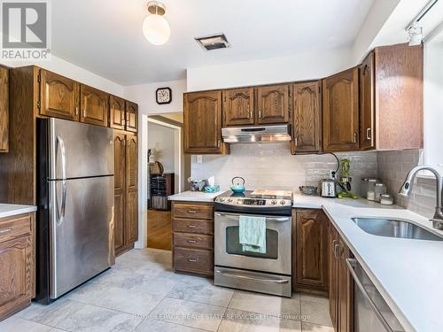 19 Haslemere Avenue, Brampton (Brampton East), ON - Indoor Photo Showing Kitchen