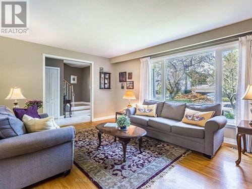 19 Haslemere Avenue, Brampton (Brampton East), ON - Indoor Photo Showing Living Room