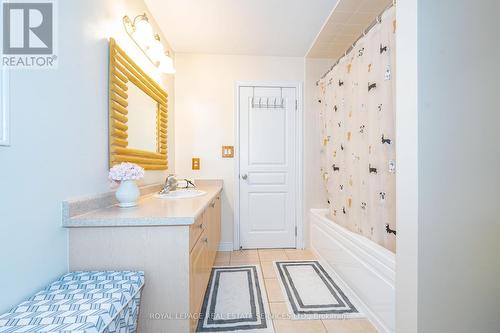 3396 Liptay Avenue, Oakville (Palermo West), ON - Indoor Photo Showing Bathroom