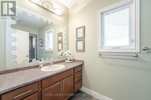 4750 Talbot Trail, Chatham-Kent (Tilbury East), ON - Indoor Photo Showing Bathroom