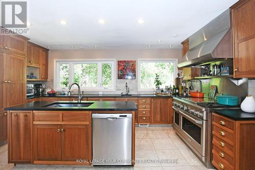 S10755 Sideroad 17, Brock (Sunderland), ON - Indoor Photo Showing Kitchen