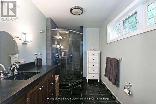 S10755 Sideroad 17, Brock (Sunderland), ON - Indoor Photo Showing Bathroom