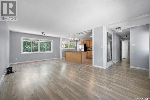 139 Birchwood Crescent, Regina, SK - Indoor Photo Showing Living Room