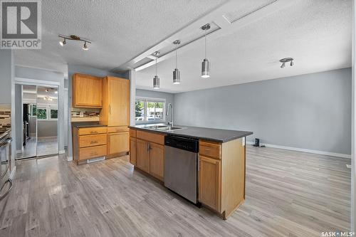 139 Birchwood Crescent, Regina, SK - Indoor Photo Showing Kitchen