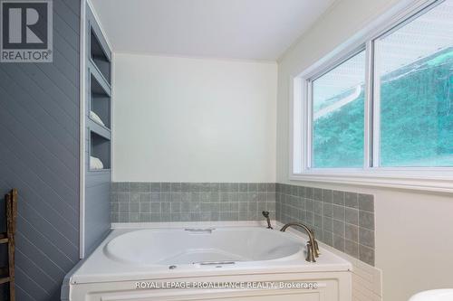 1521 County Road 28 Road, Quinte West, ON - Indoor Photo Showing Bathroom