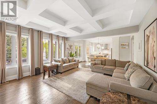 47 Bluff Trail, King (Nobleton), ON - Indoor Photo Showing Living Room