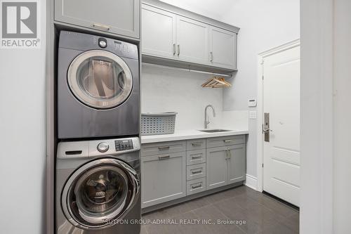 47 Bluff Trail, King (Nobleton), ON - Indoor Photo Showing Laundry Room